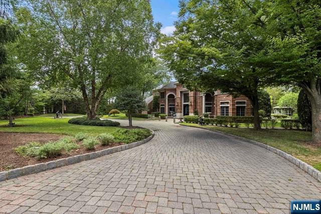 Photo of 550 Summit Street, Englewood Cliffs, NJ 07632
