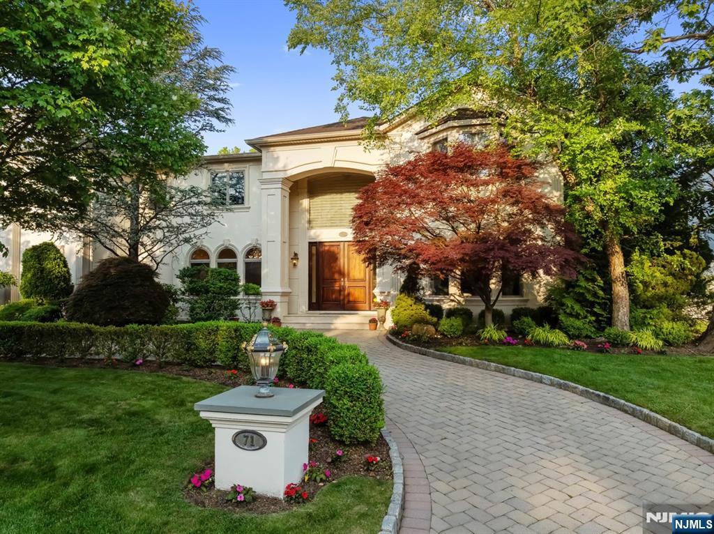 Photo of 71 Roberts Road, Englewood Cliffs, NJ 07632