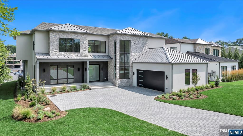 Photo of 577 Floyd Street, Englewood Cliffs, NJ 07632