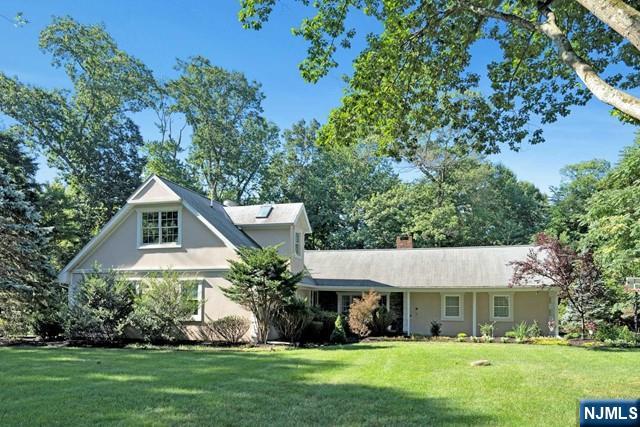 Homes for sale in Allendale, NJ | 151 Donnybrook Dr, Allendale, NJ 07401 | MLS# 20035830