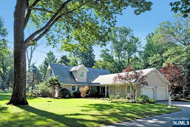 Homes for sale in Allendale, NJ | 151 Donnybrook Dr, Allendale, NJ 07401 | MLS# 20035830