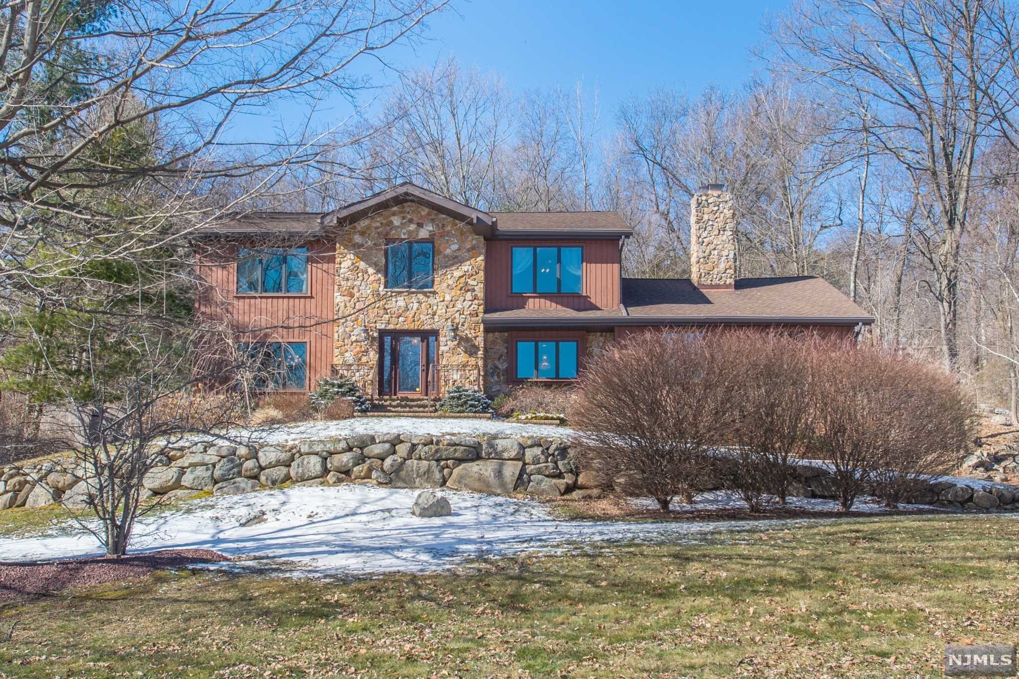 2 Geoffrey Drive, Kinnelon Borough, NJ 07405 Listing Photo  0