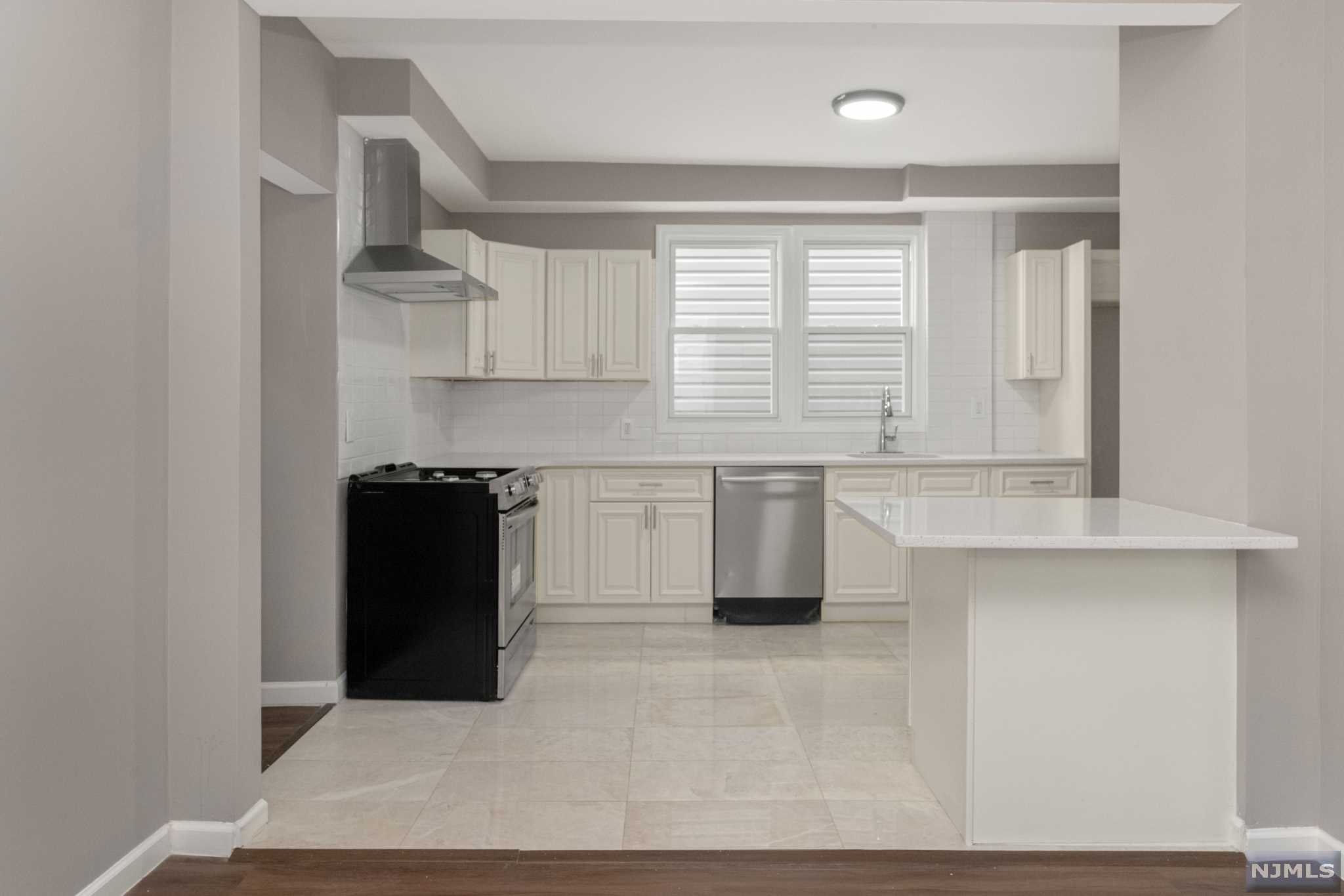 Homes for sale in Newark, NJ | 31 Halstead St, Newark, NJ 07106 | MLS# 22008511