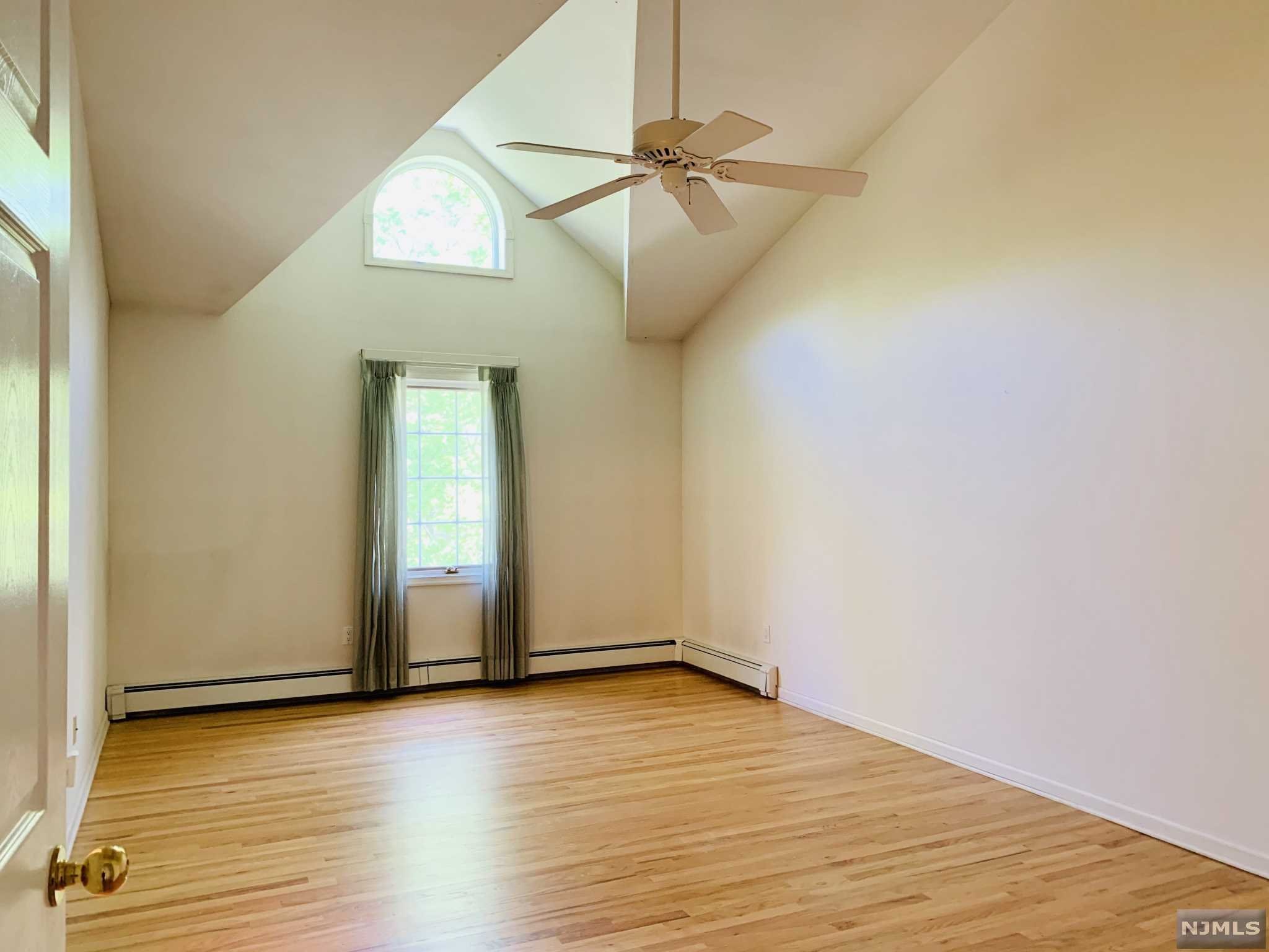 7 Windsor, Saddle River, NJ 07458 Listing Photo  11