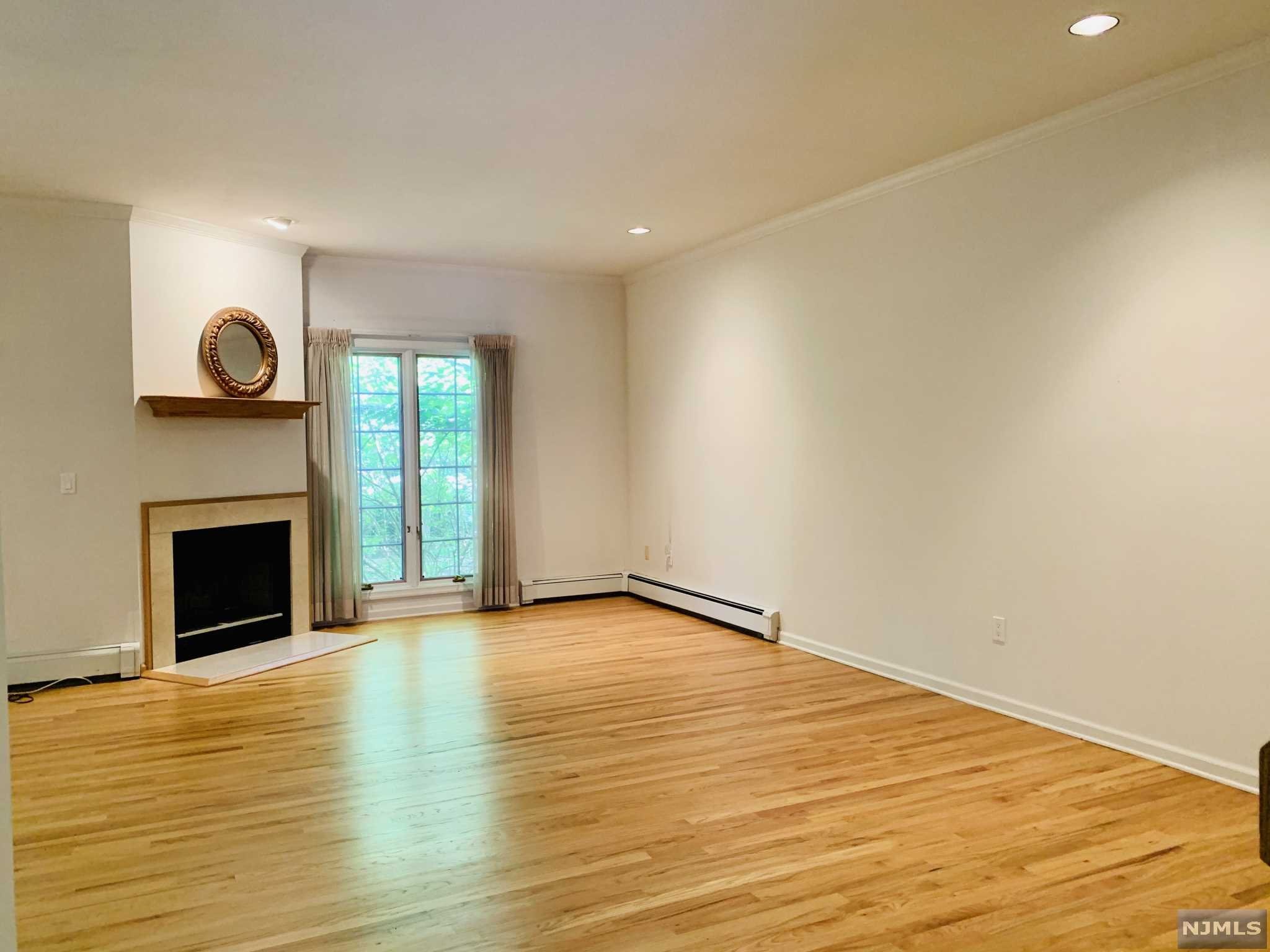 7 Windsor, Saddle River, NJ 07458 Listing Photo  2
