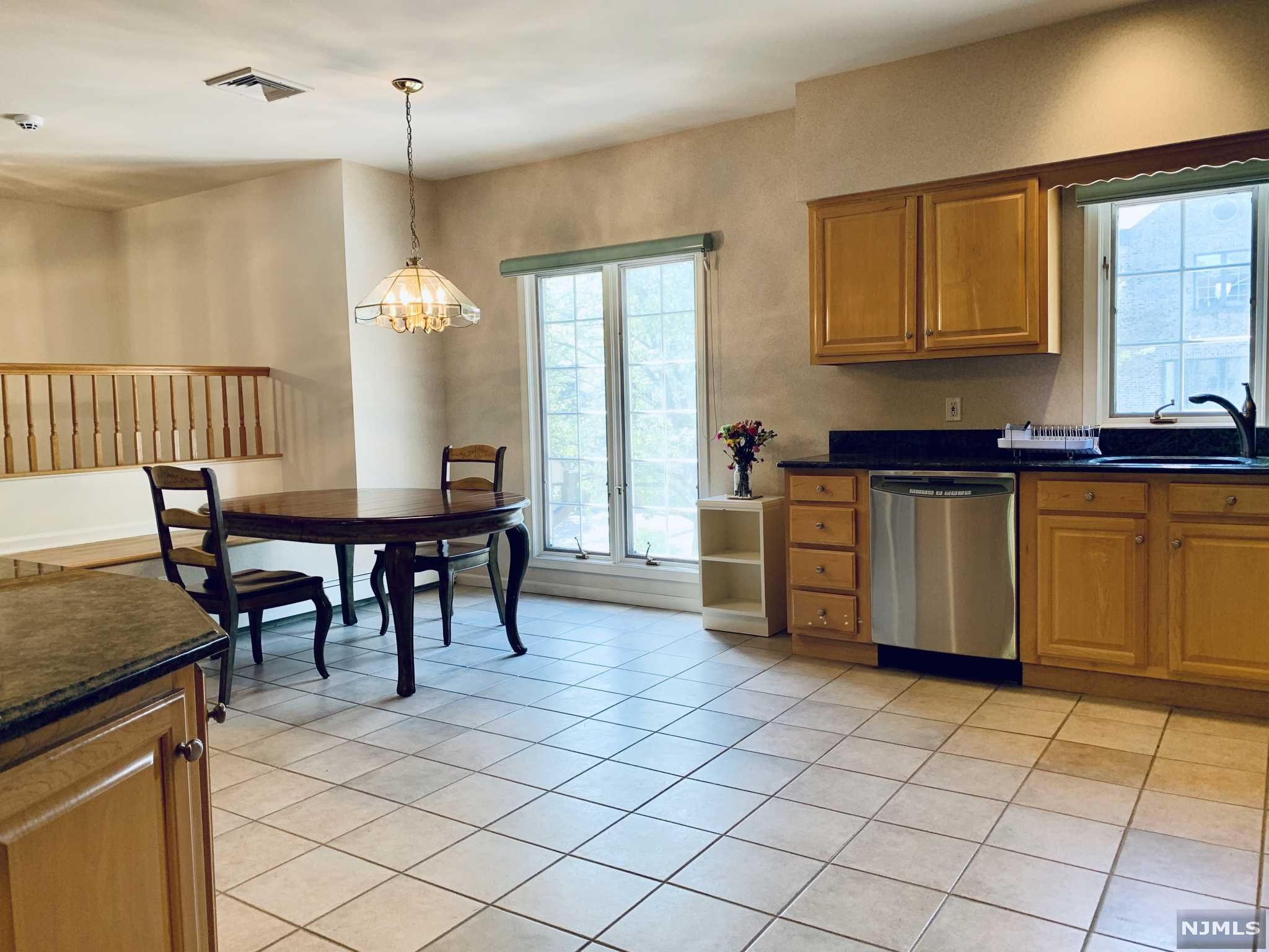 7 Windsor, Saddle River, NJ 07458 Listing Photo  8