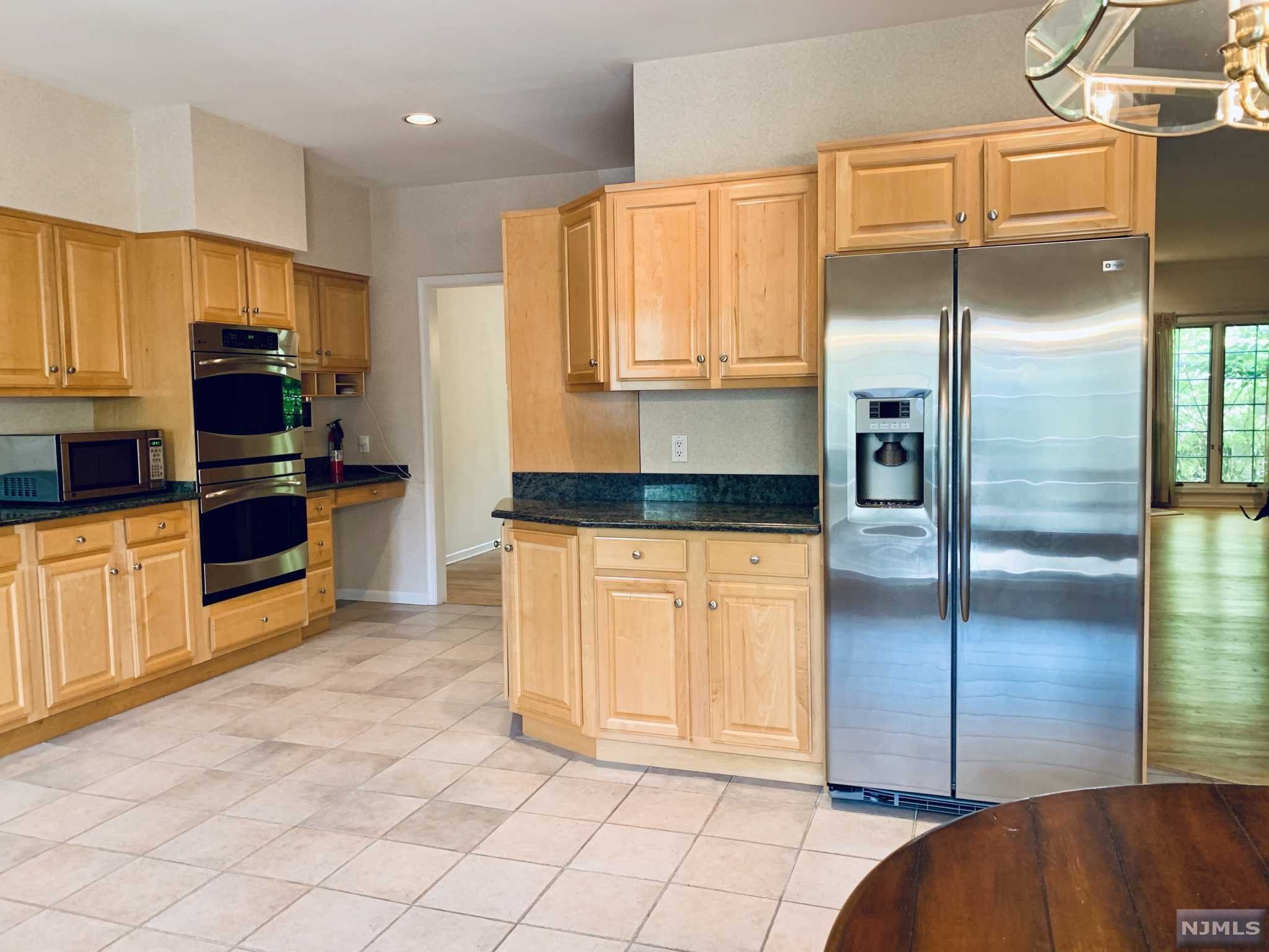 7 Windsor, Saddle River, NJ 07458 Listing Photo  9