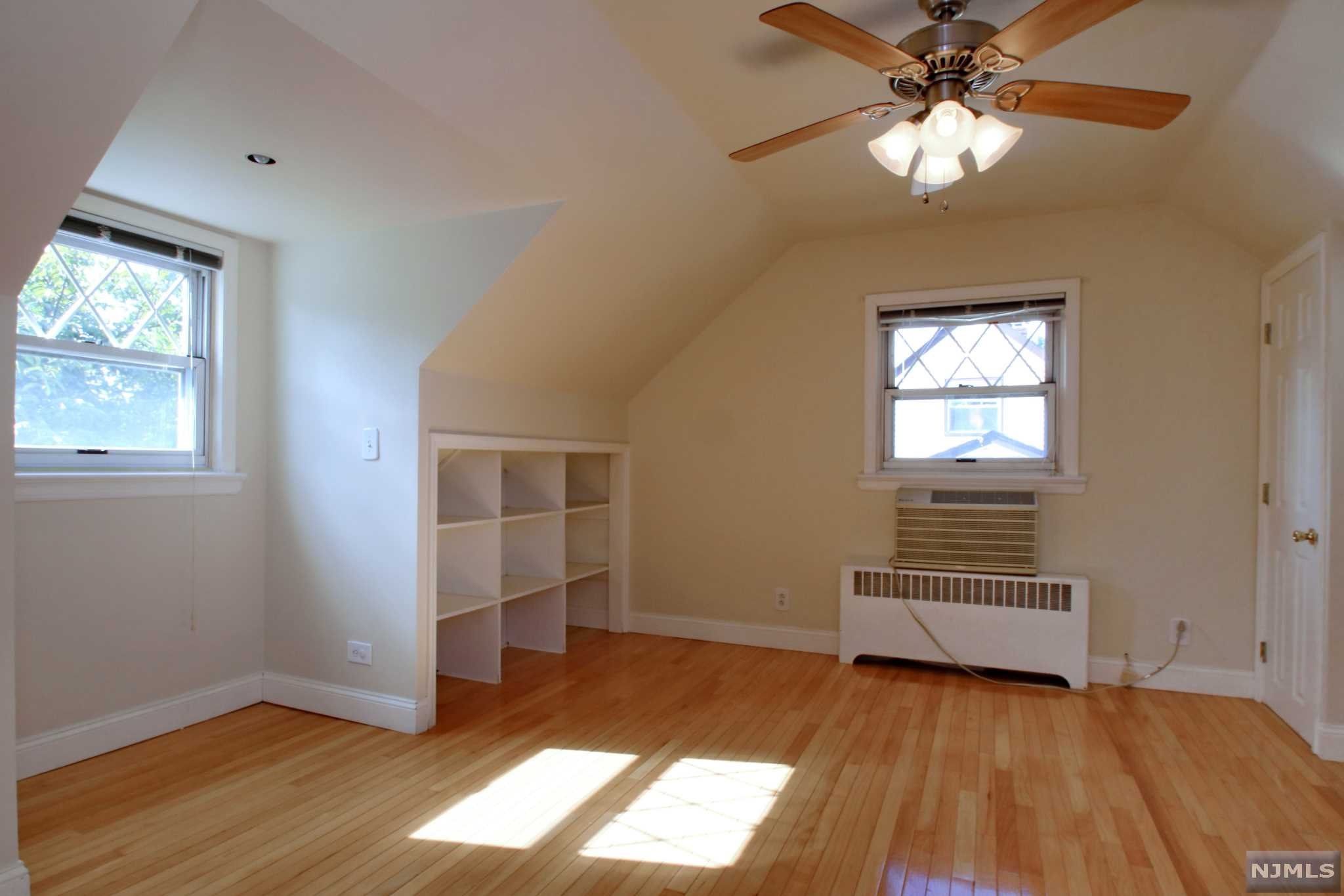 31-11 Grunstra, Fair Lawn, NJ 07410 Listing Photo  10