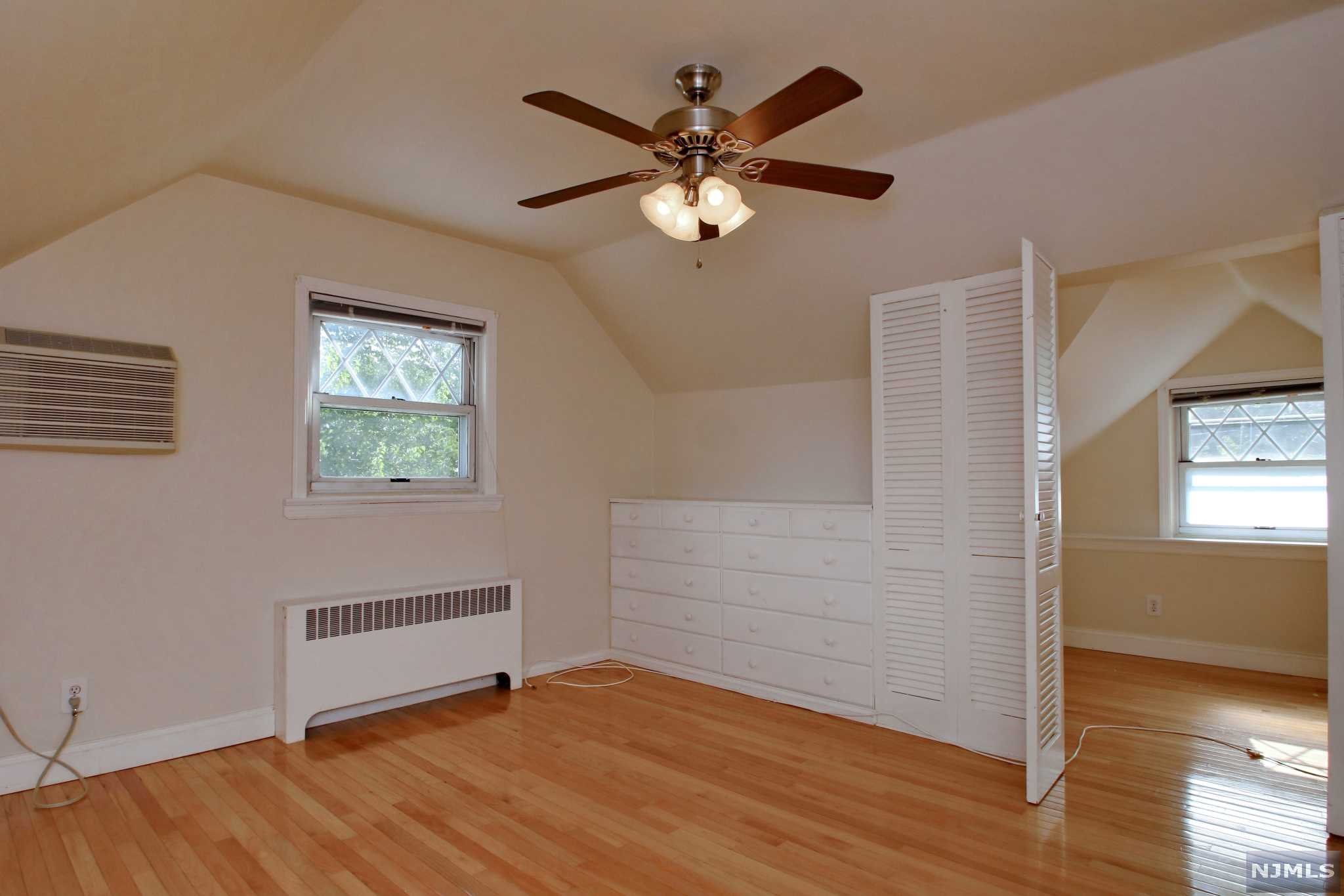 31-11 Grunstra, Fair Lawn, NJ 07410 Listing Photo  8