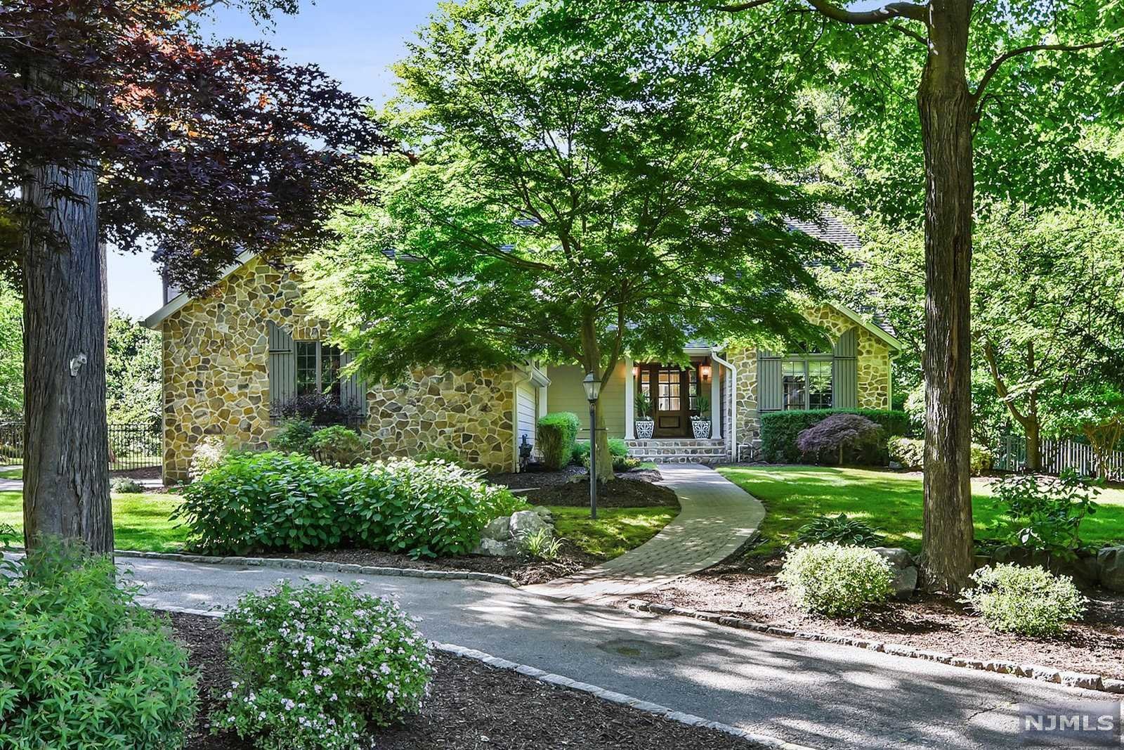 33 Pheasant Run, Kinnelon Borough, NJ 07405 Listing Photo  0