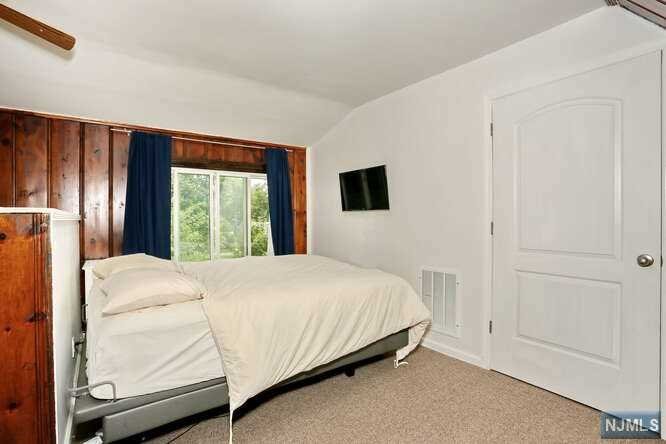 41 Oakland, Westwood, NJ 07675 Listing Photo  11