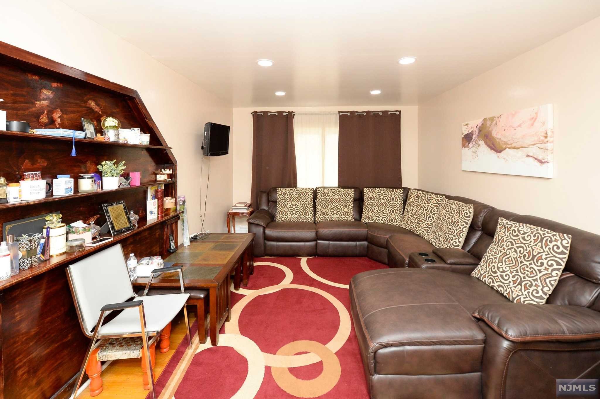 Homes for sale in Guttenberg, NJ | 138c 68th St, Guttenberg, NJ 07093 | MLS# 22026718