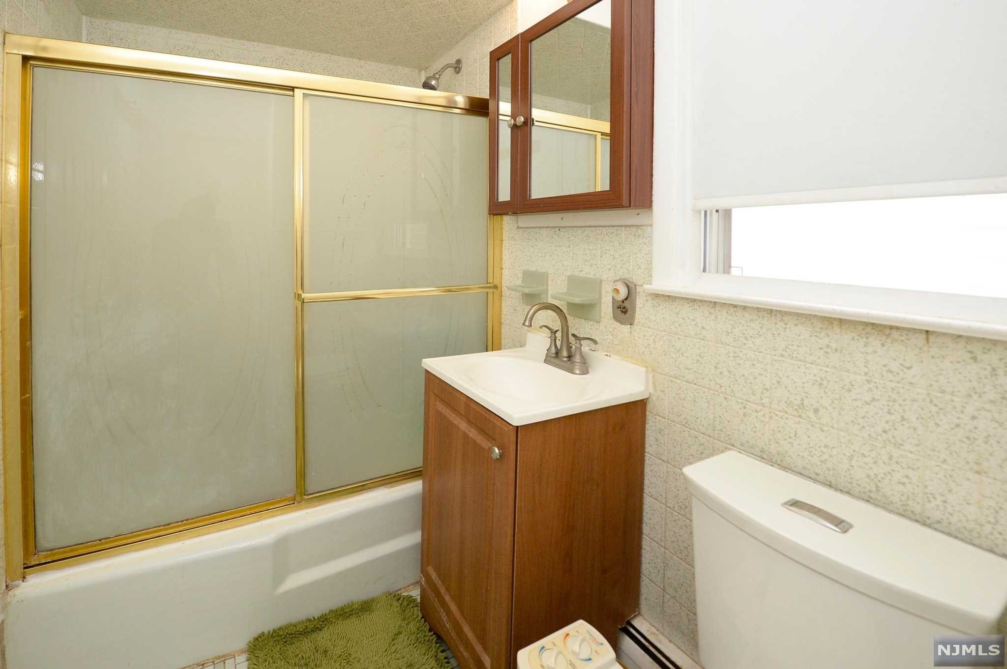 Homes for sale in Guttenberg, NJ | 138c 68th St, Guttenberg, NJ 07093 | MLS# 22026718