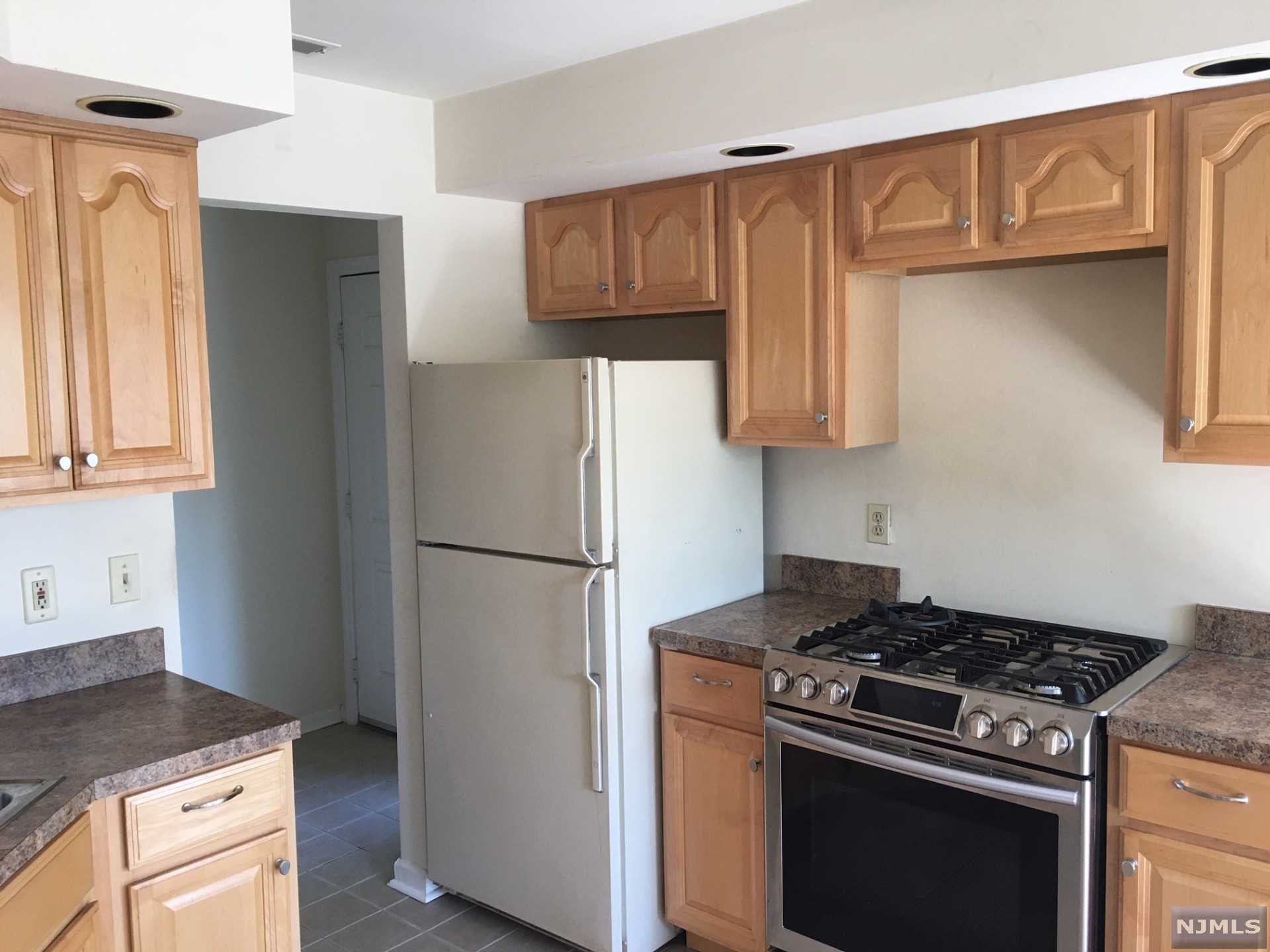 Homes for sale in Ramsey, NJ | 800 Newport Dr, Ramsey, NJ 07446 | MLS# 22027462