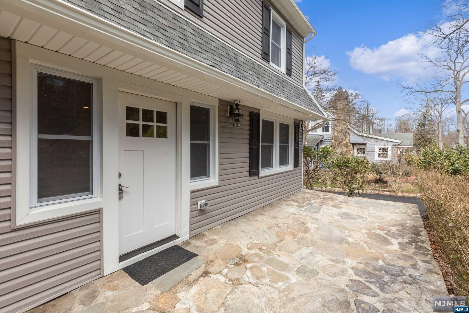 Homes for sale in Mahwah, NJ | 22 Maysenger Rd, Mahwah, NJ 07430 | MLS# 22038008