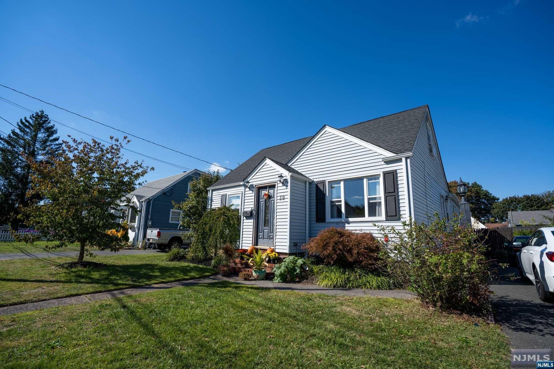 Homes for sale in Saddle Brook, NJ | 39 Alberta Dr, Saddle Brook, NJ 07663 | MLS# 22039913