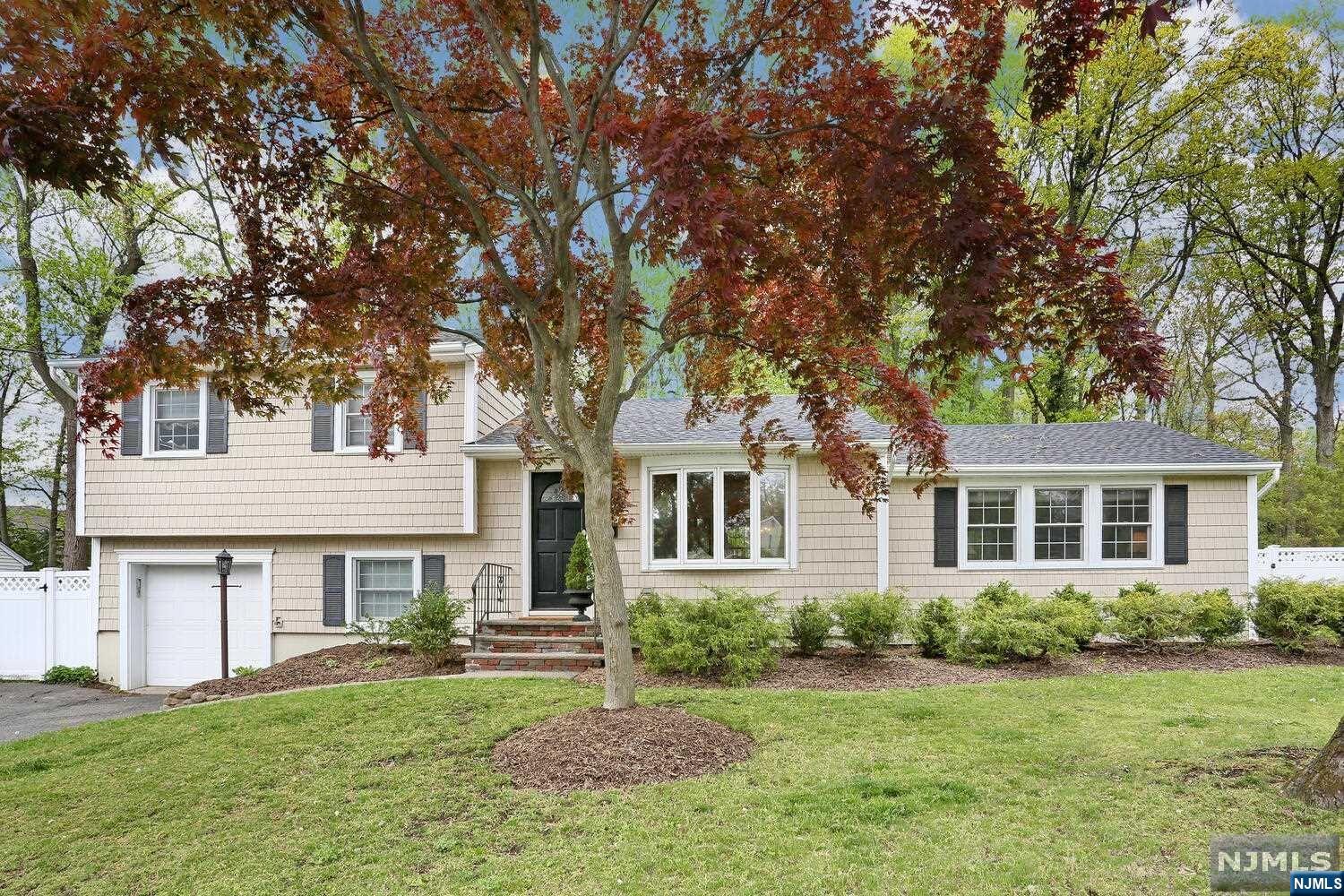 39 Mackay Avenue, Waldwick, NJ 07463 Listing Photo  0