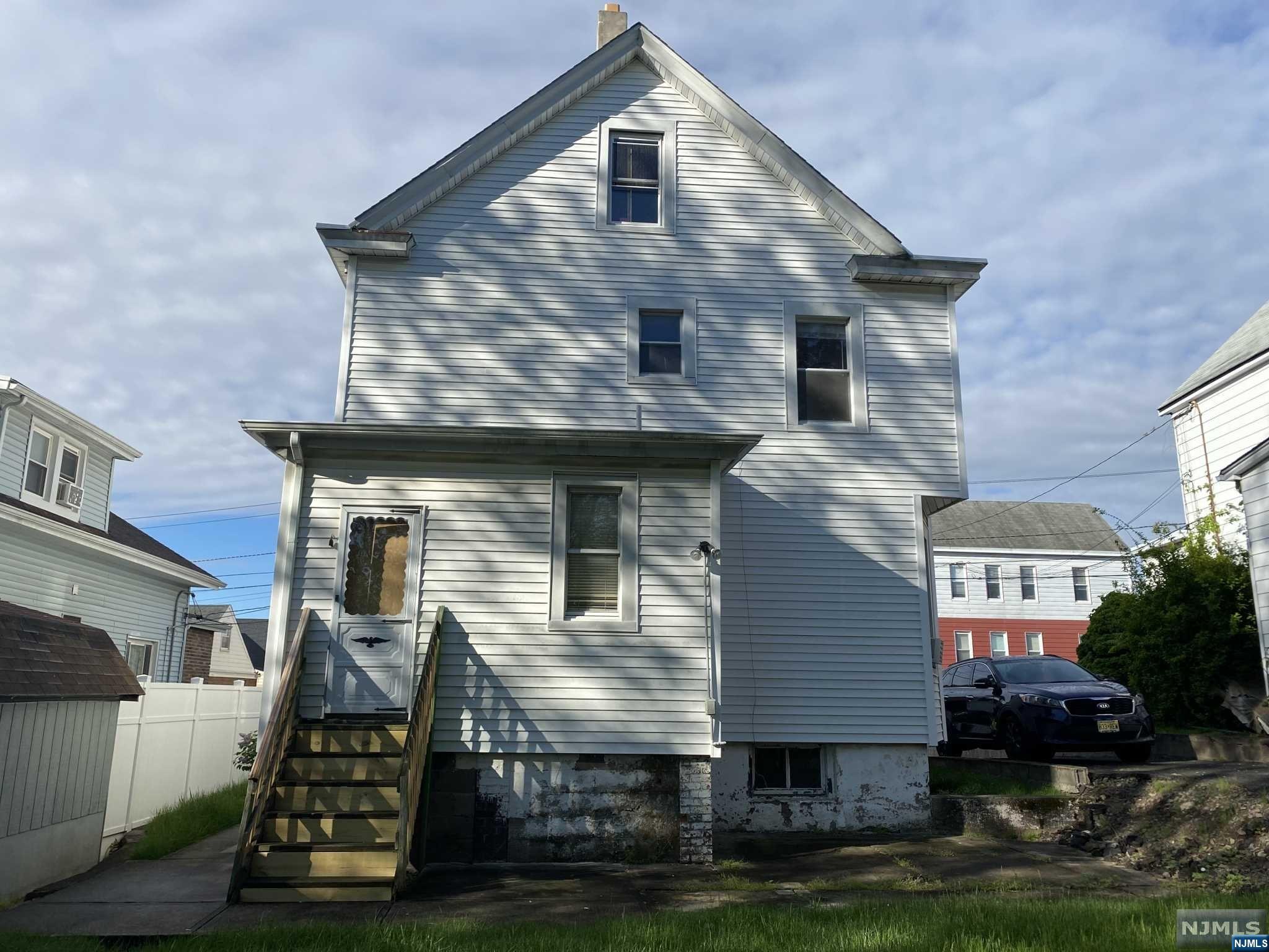 Homes for sale in Lyndhurst, NJ | 627 Freeman St, Lyndhurst, NJ 07071 | MLS# 23014181