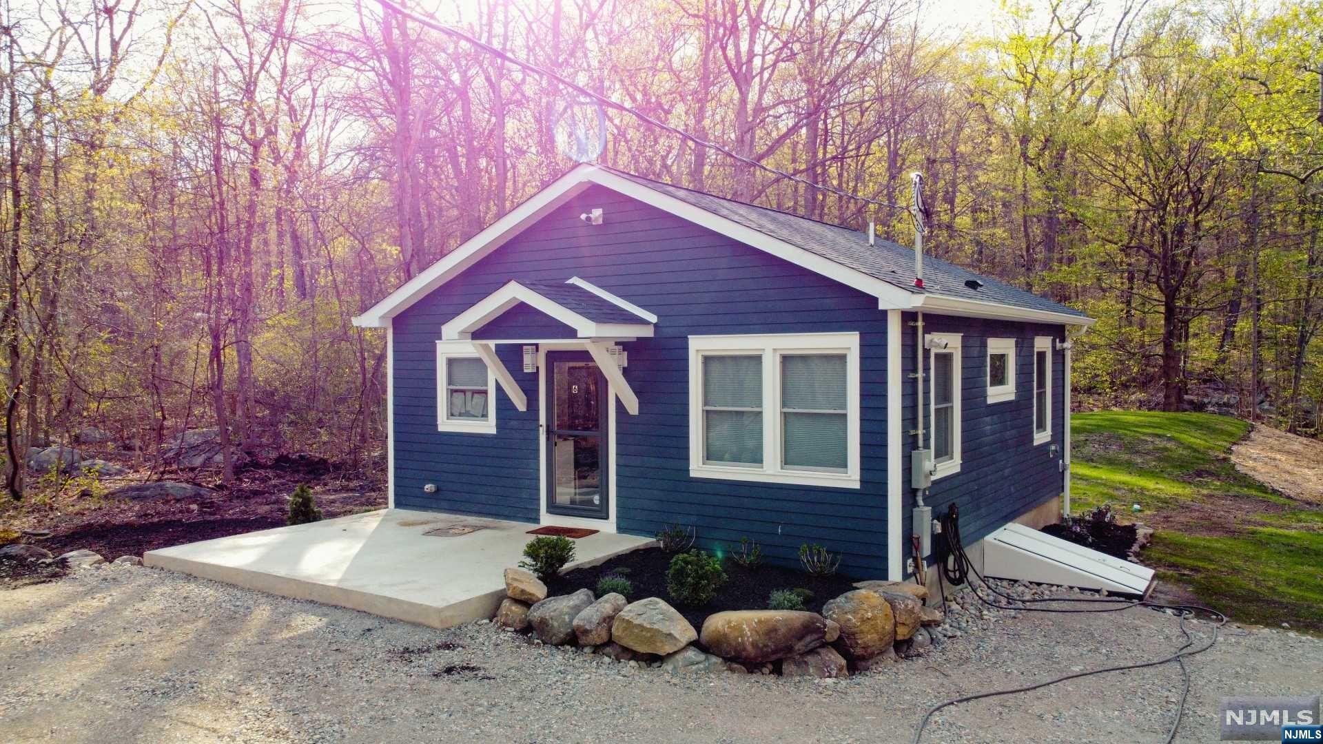 Homes for sale in Mahwah, NJ | 6 Stag Hill Rd, Mahwah, NJ 07430 | MLS# 23014426