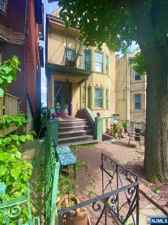 Homes for sale in Union City, NJ | 1400 Manhattan Ave, Union City, NJ 07087 | MLS# 23019484