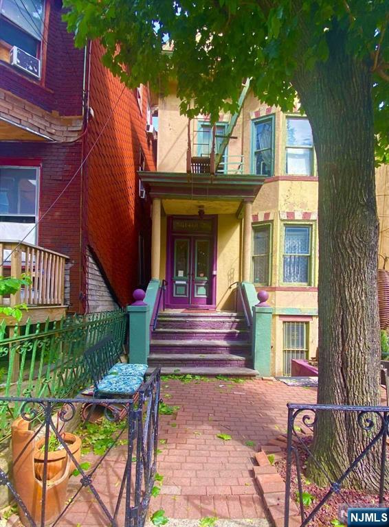 Homes for sale in Union City, NJ | 1400 Manhattan Ave, Union City, NJ 07087 | MLS# 23019484