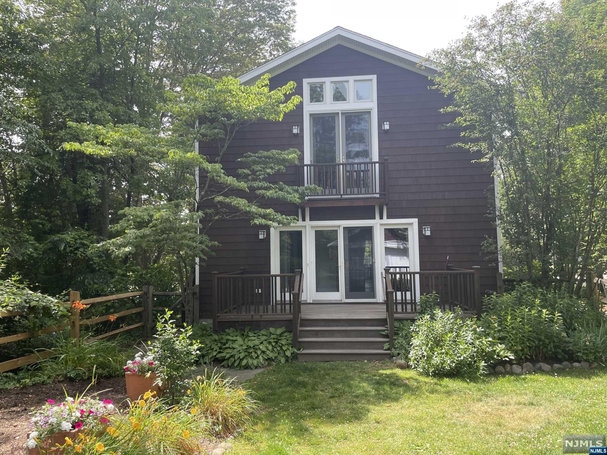 138 Chestnut Ridge, Saddle River, NJ 07458 Listing Photo  17