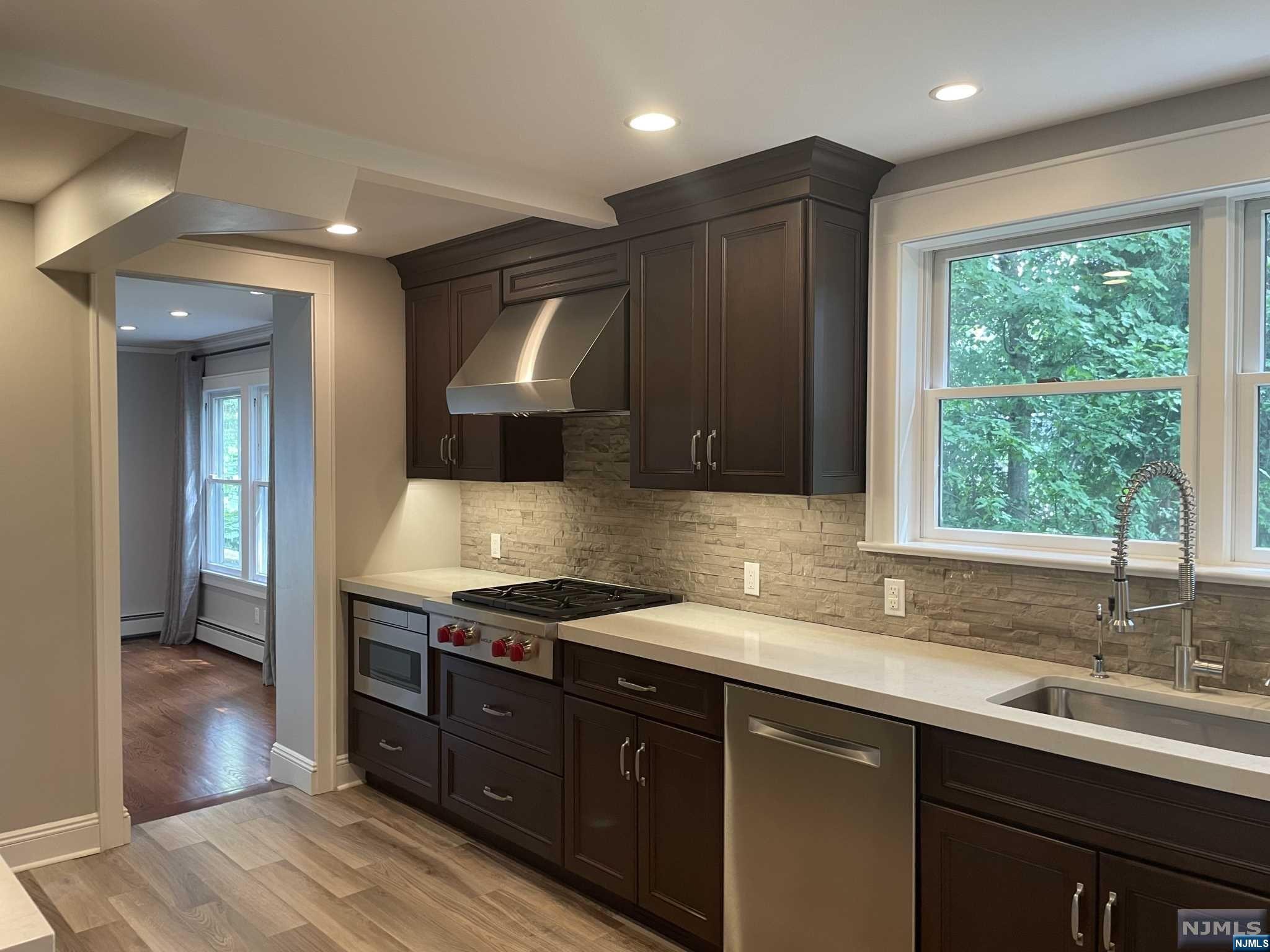 138 Chestnut Ridge, Saddle River, NJ 07458 Listing Photo  7