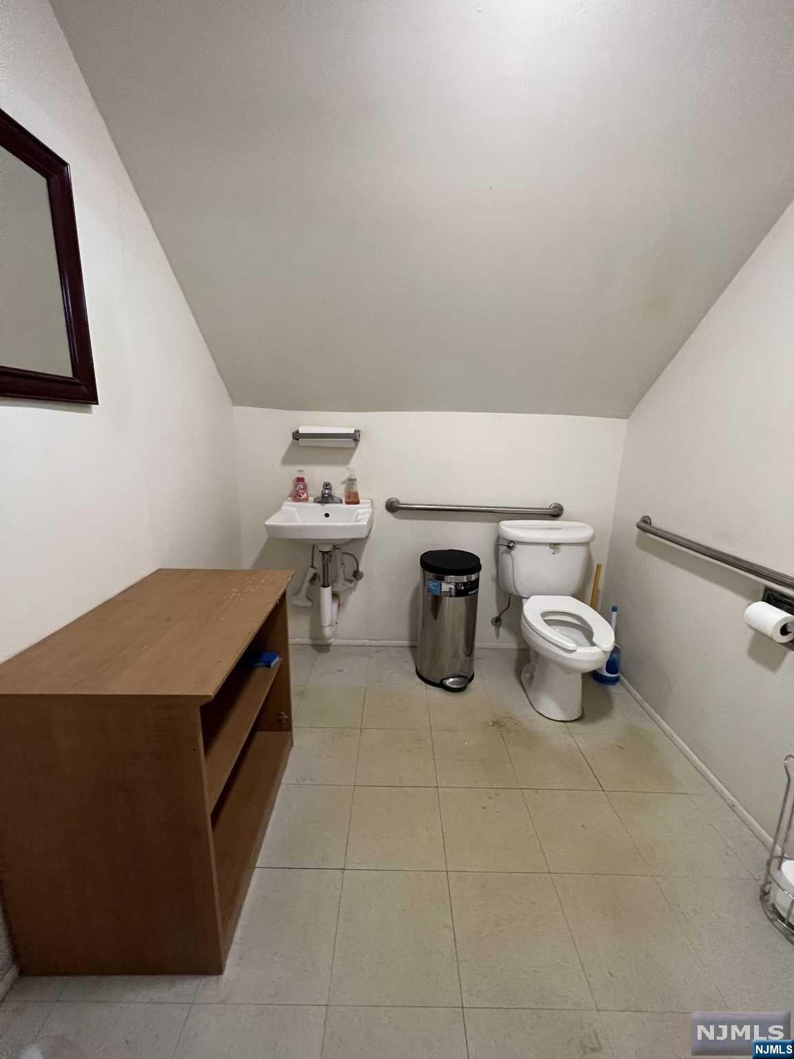 40 Tillman Street, #2nd FLOOR, Westwood, NJ 07675 Listing Photo  7