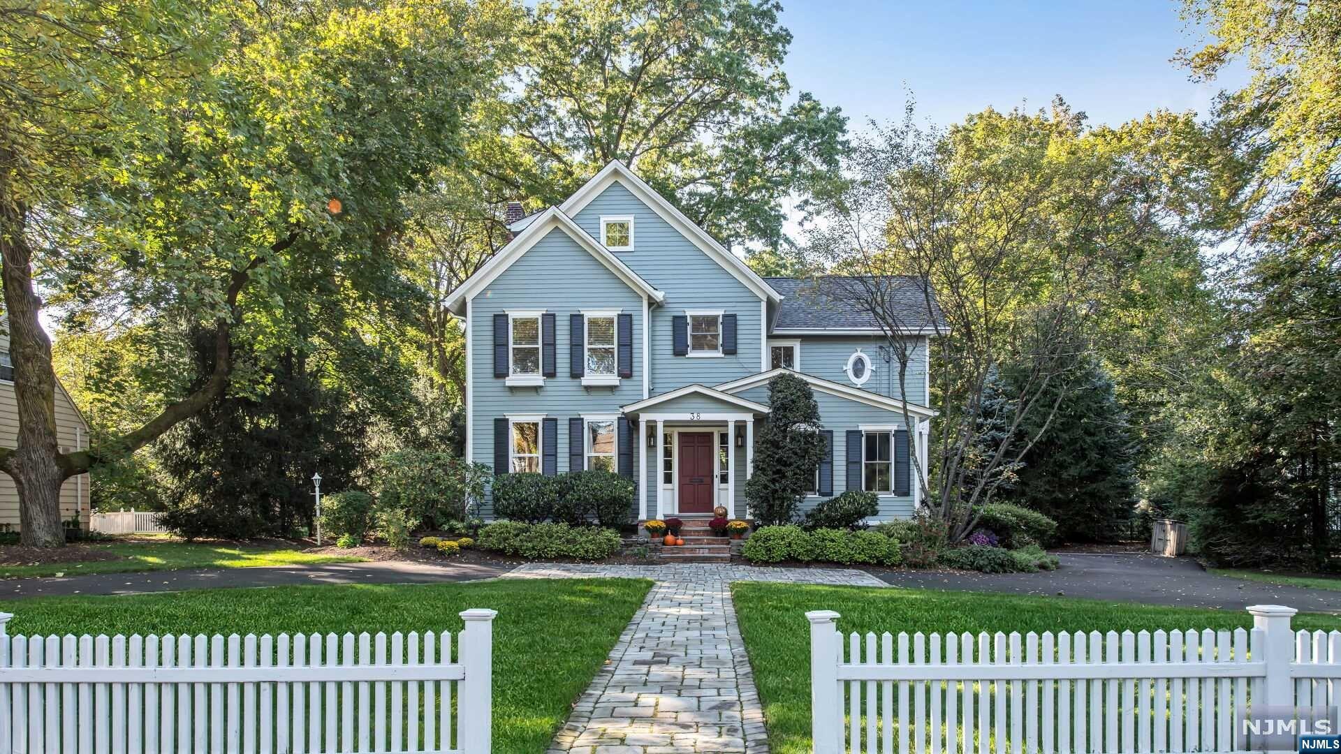 38 North Pleasant Avenue