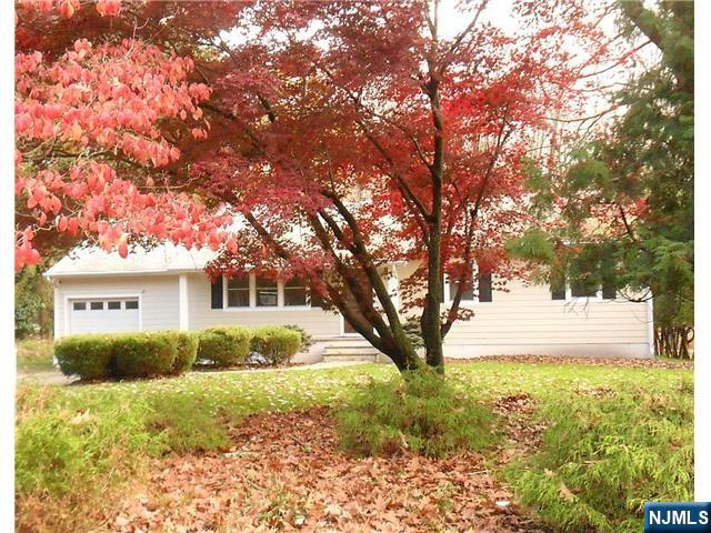 102 W Saddle River, Saddle River, NJ 07458 Listing Photo  18