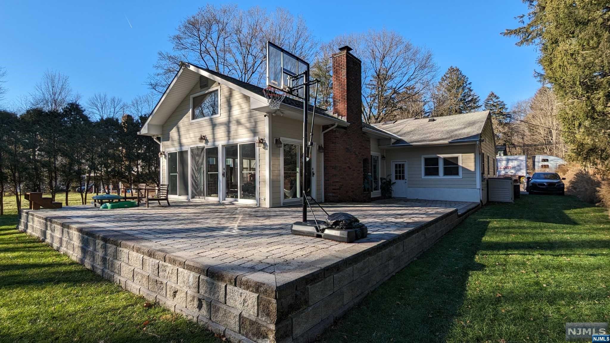 102 W Saddle River, Saddle River, NJ 07458 Listing Photo  19