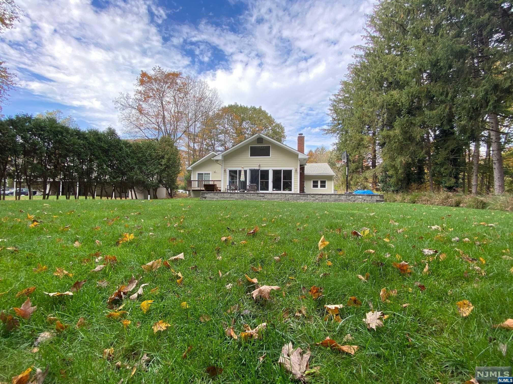 102 W Saddle River, Saddle River, NJ 07458 Listing Photo  28
