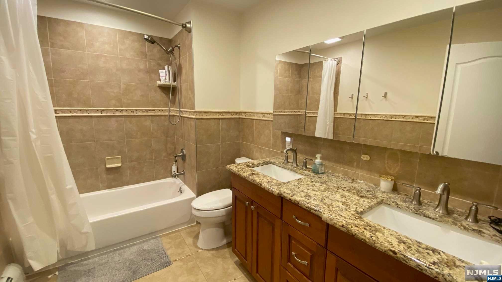 102 W Saddle River, Saddle River, NJ 07458 Listing Photo  7