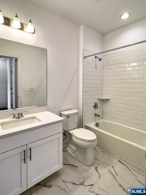 63 Parkside Lane, Teaneck, NJ 07666 Listing Photo  22