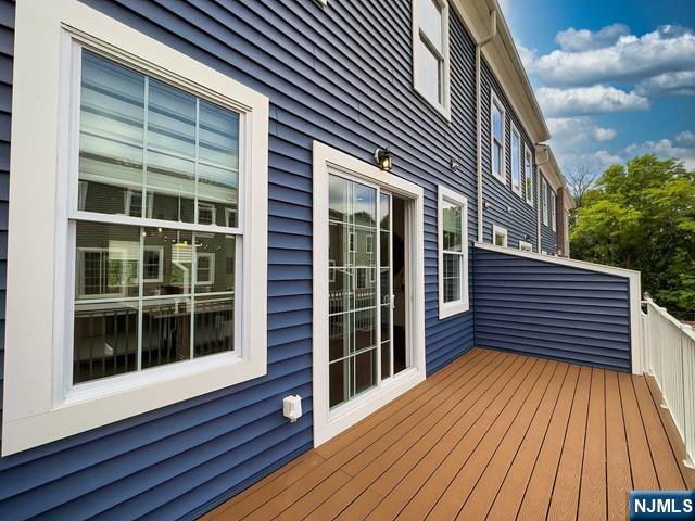 Homes for sale in Teaneck, NJ | 63 Parkside Ln, Teaneck, NJ 07666 | MLS# 23034726