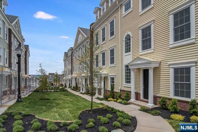 Homes for sale in Teaneck, NJ | 63 Parkside Ln, Teaneck, NJ 07666 | MLS# 23034726