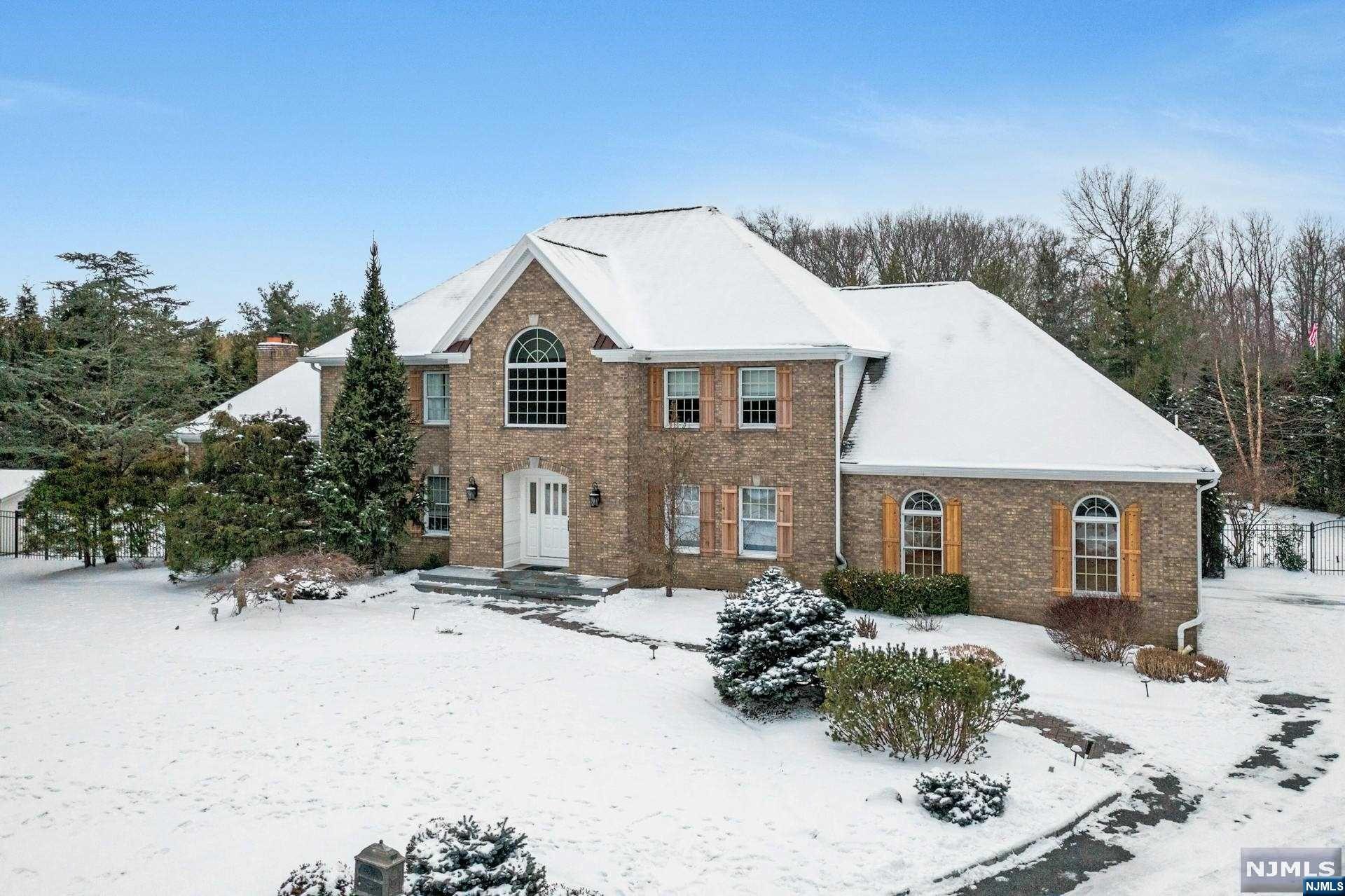 9 Aspen Court, Mahwah, NJ 07430 Listing Photo  0