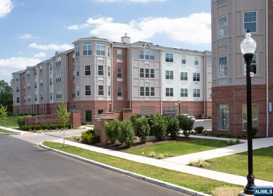 SADDLE BROOK Properties
