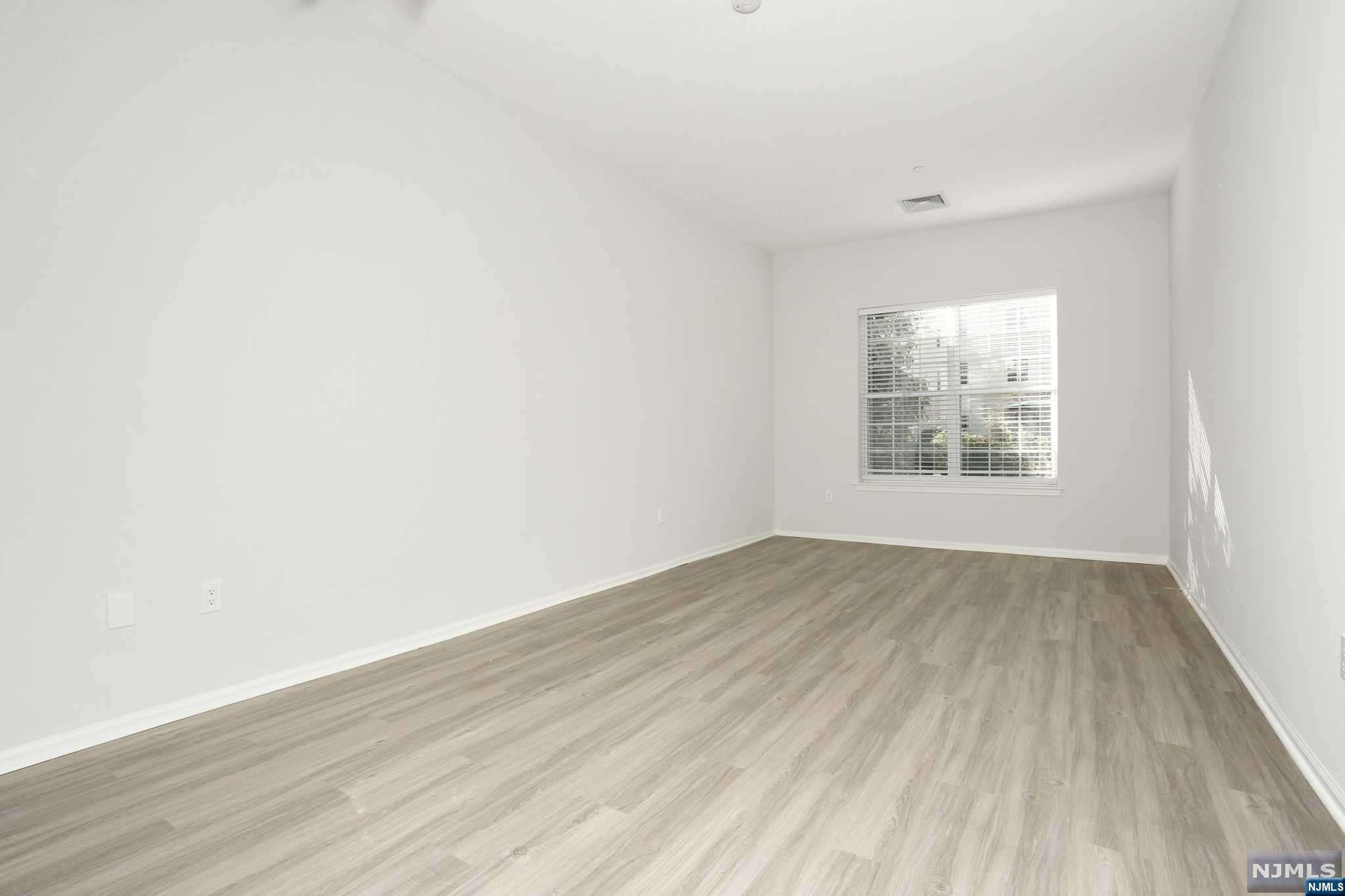 187 Paterson, #128, Midland Park, NJ 07432 Listing Photo  6