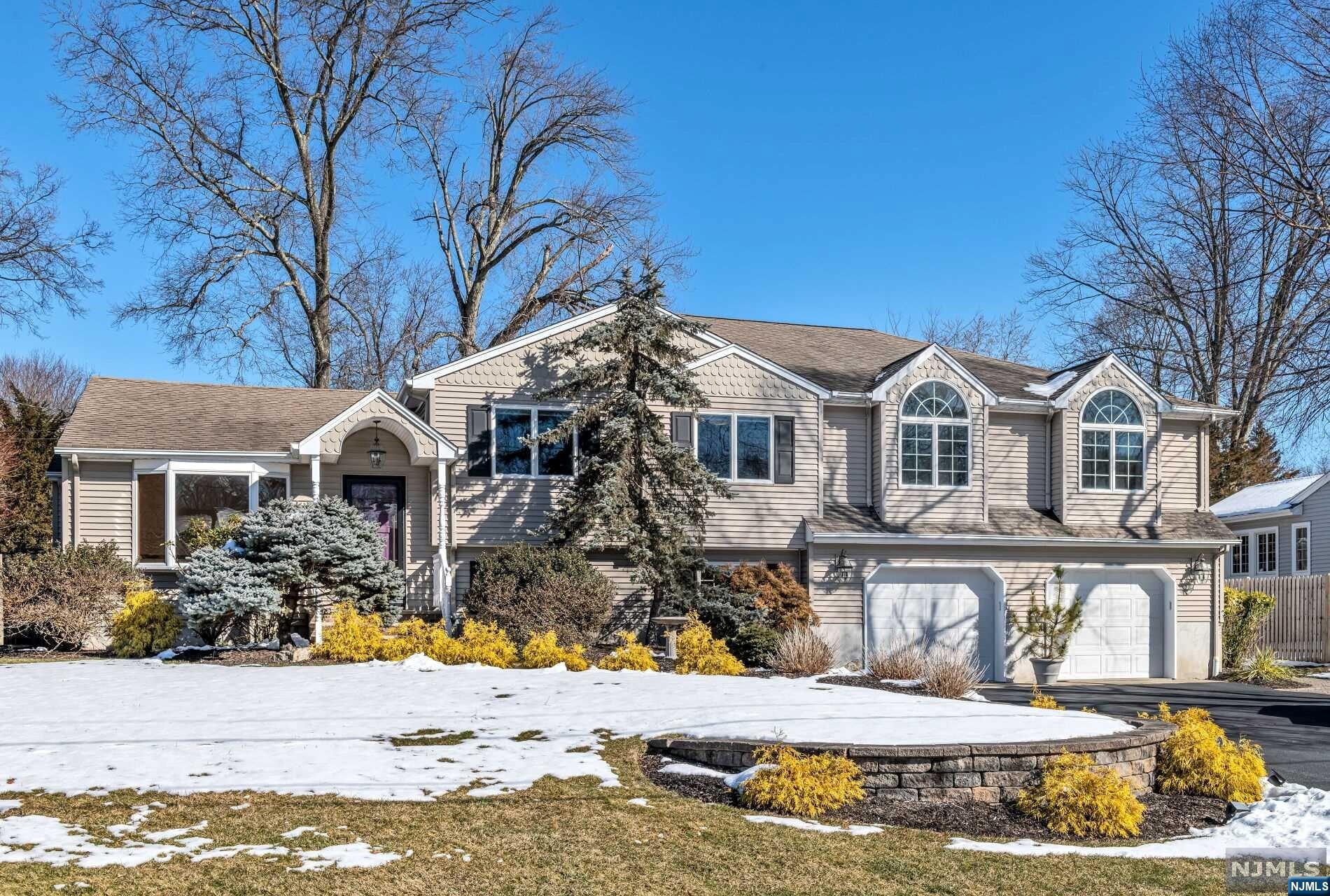 37 Durante Road, Waldwick, NJ 07463 Listing Photo  0