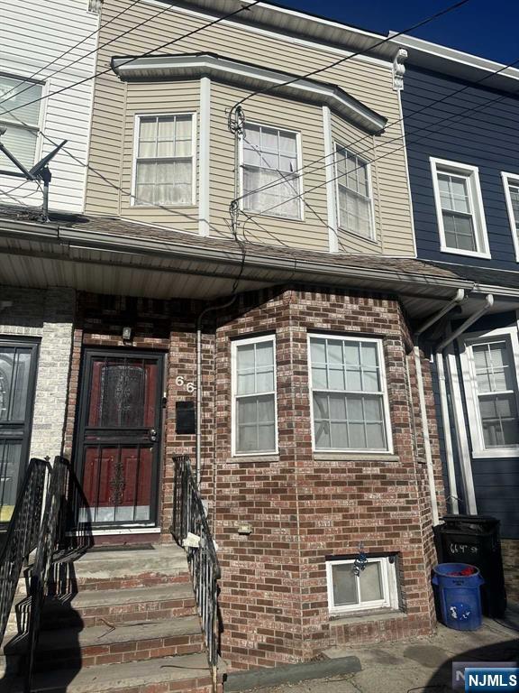 listing main picture