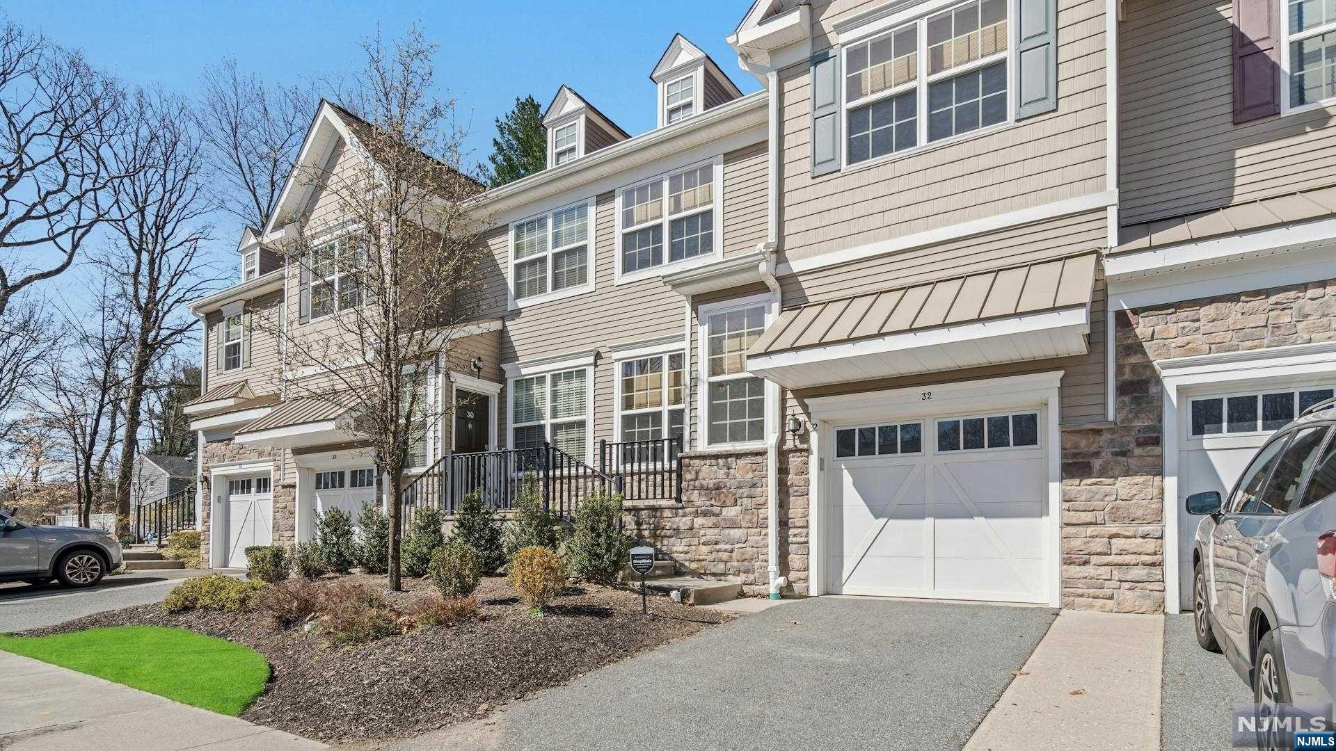 32 Pineview Drive, Waldwick, NJ 07463 Listing Photo  0