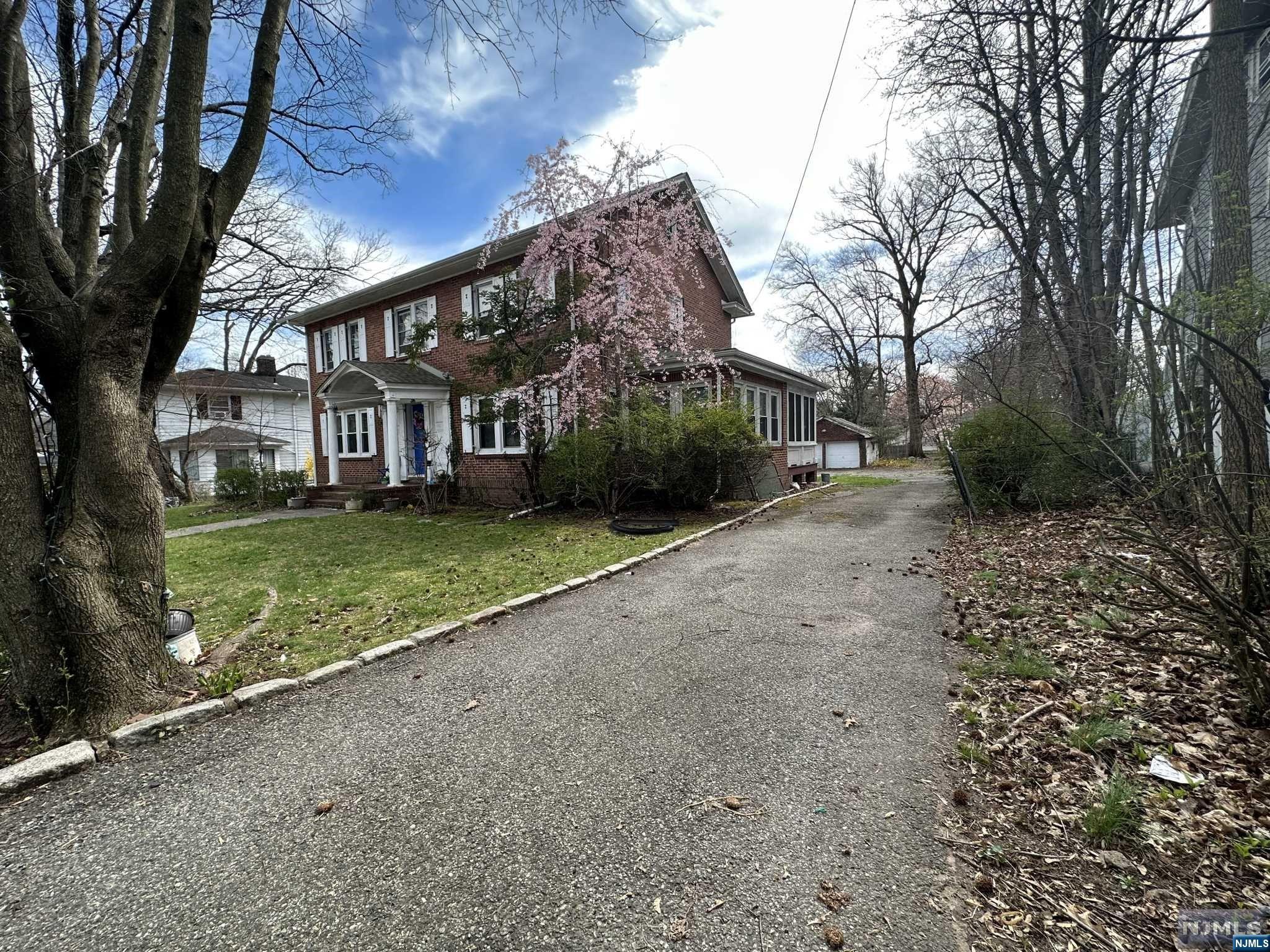 Homes for sale in Orange, NJ | 316 Lawnridge Rd, Orange, NJ 07050 | MLS# 24010518