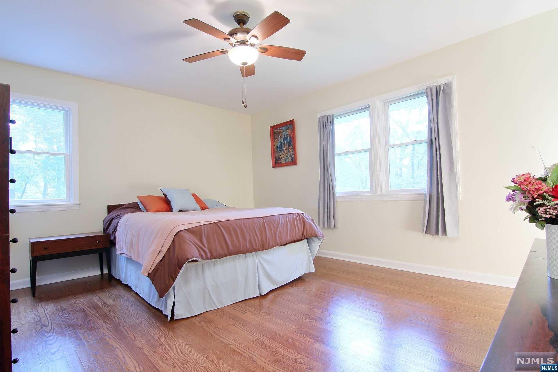 22 Overlook, Saddle River, NJ 07458 Listing Photo  10