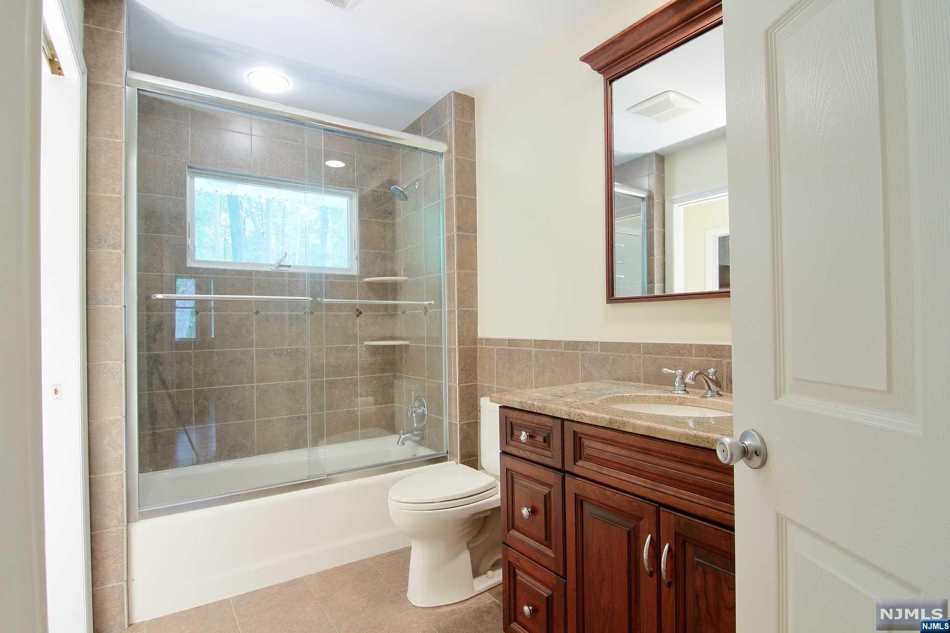 22 Overlook, Saddle River, NJ 07458 Listing Photo  11