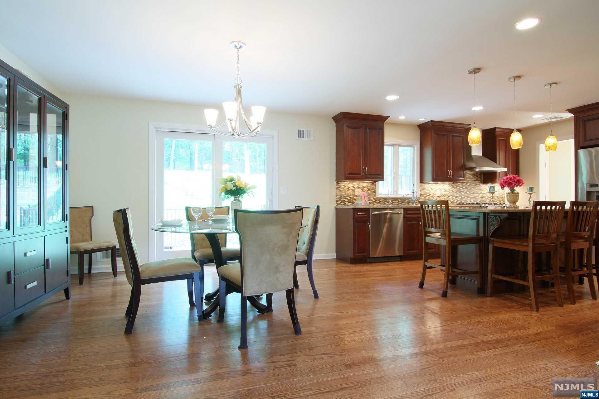 22 Overlook, Saddle River, NJ 07458 Listing Photo  4