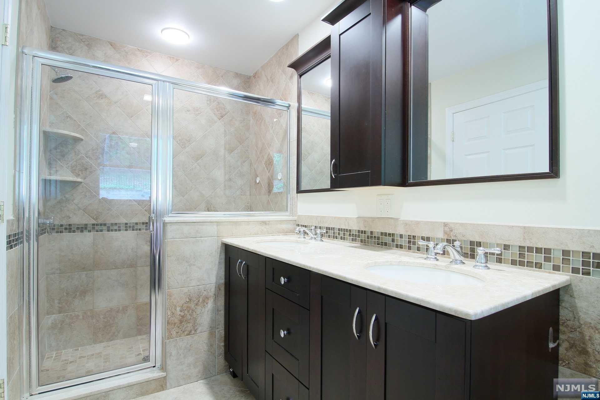 22 Overlook, Saddle River, NJ 07458 Listing Photo  9