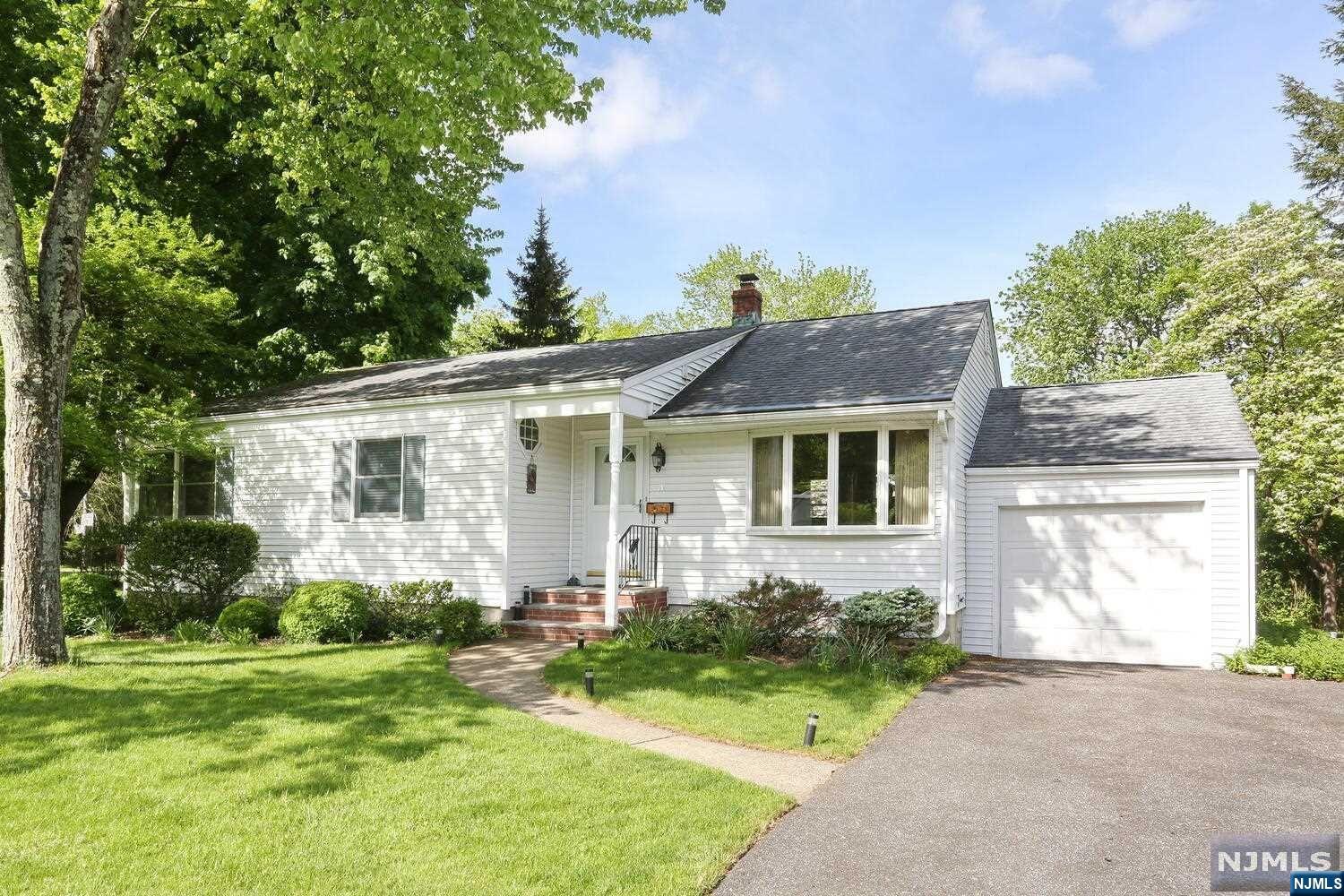 MLS Number 24014580 3 bed 1 bath Residential Property for $560 000