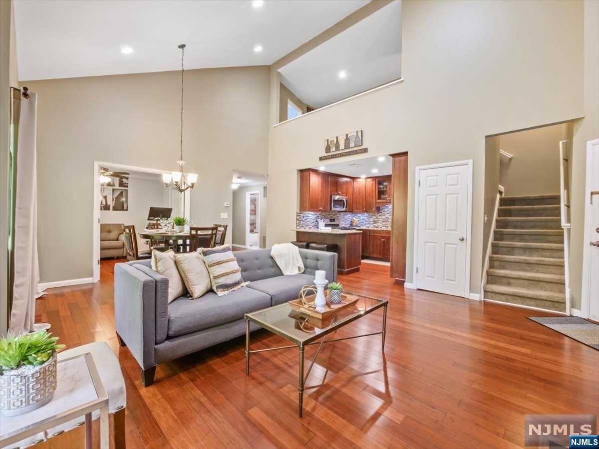 MLS Number 24015291 3 bed 3 bath Condo/Coop/Townhouse Property for