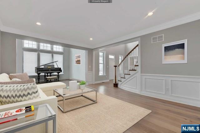 Homes for sale in Mahwah, NJ | 15 Roxbury Rd, Mahwah, NJ 07430 | MLS# 24019802